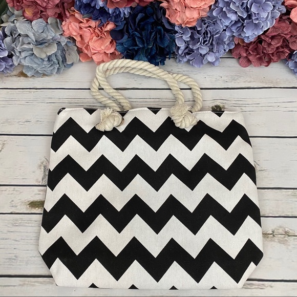 Large Black & White Chevron Canvas Tote Bag with Rope Handles - Picture 11 of 13